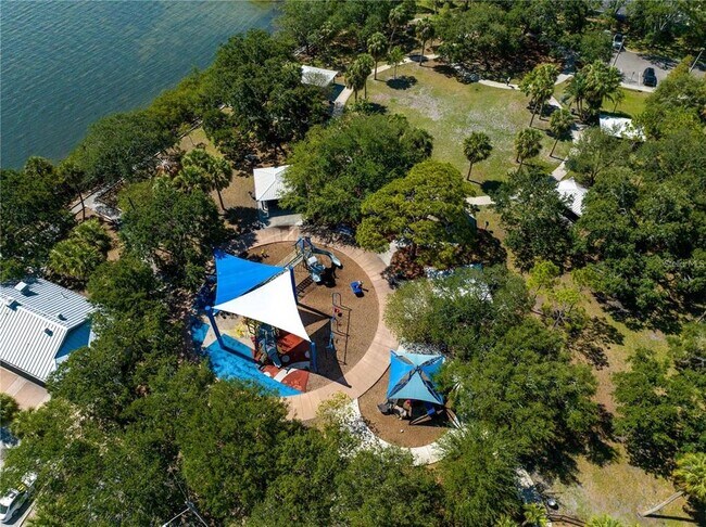 Building Photo - 3005 W Helen Ave