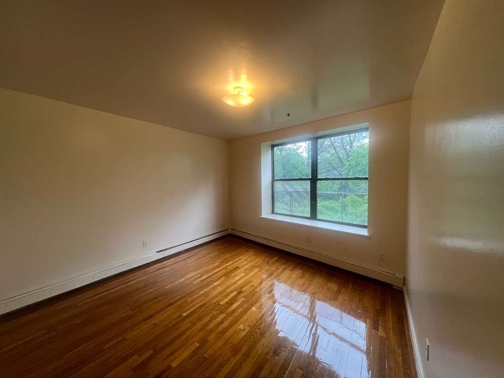 Building Photo - 3 Mapes Ave
