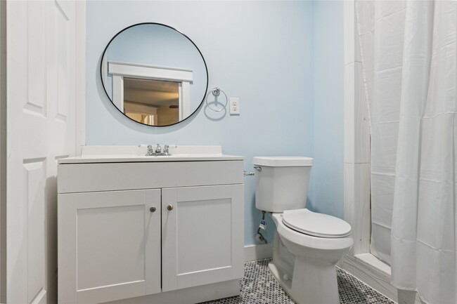 Building Photo - 1910 East Ave