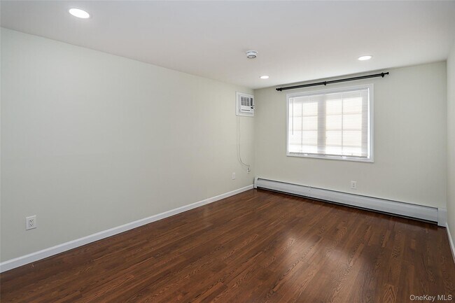 Building Photo - 248 Montgomery Ave