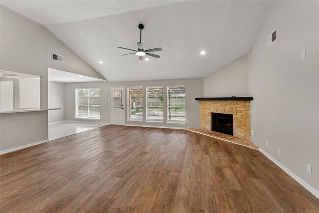 Building Photo - 8219 Winding Meadow Ct