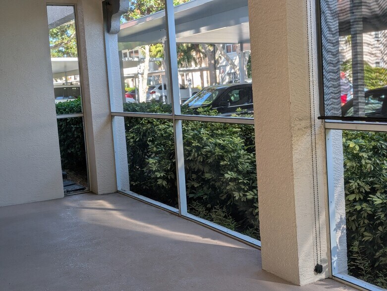 Building Photo - 4202 Central Sarasota Pky