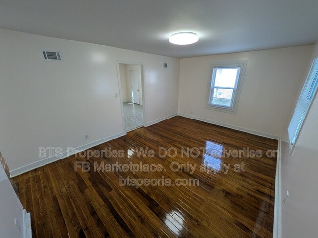 Building Photo - 906 S Tonti Cir