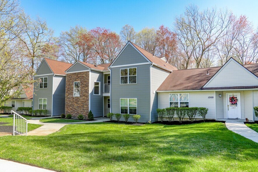 Primary Photo - SAGEMORE APARTMENTS