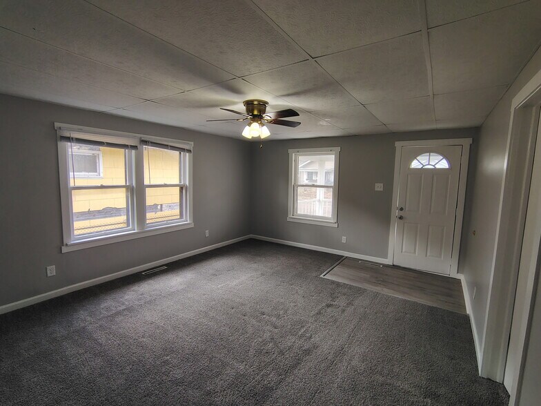 Building Photo - 2322 S Mulberry St