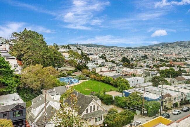Building Photo - Charming Two-Bedroom Home in Miraloma Park...