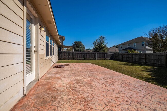 Building Photo - 3 Bedroom, 2 Bath Home in the Village of Berry Creek