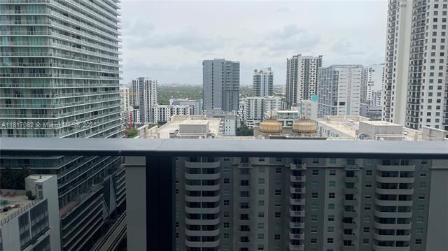 Building Photo - 1000 Brickell Plz