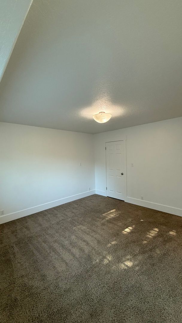 Building Photo - Large Single Family Lehi Home available now!