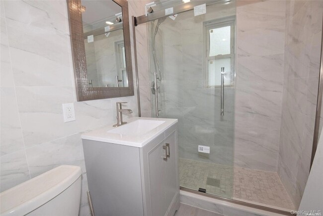 Building Photo - 75-03 197th St