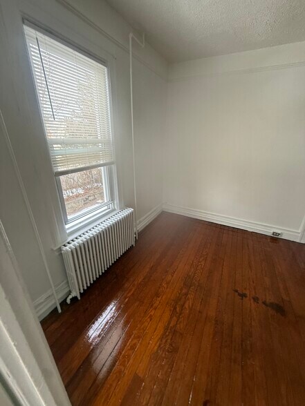 Building Photo - 22 Sherwood Ave