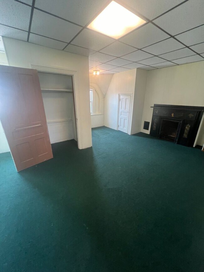 Building Photo - 3706 Bates St