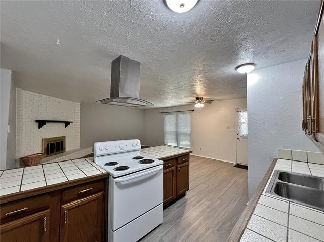 Building Photo - 7127 Winterberry Dr