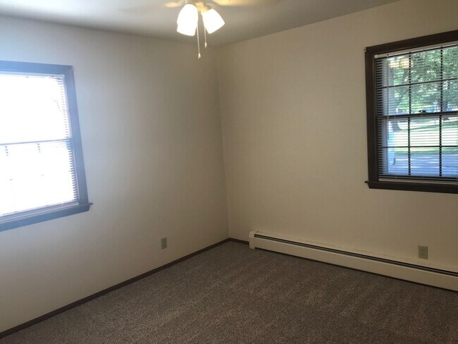 Building Photo - 1725 Douglas Ave