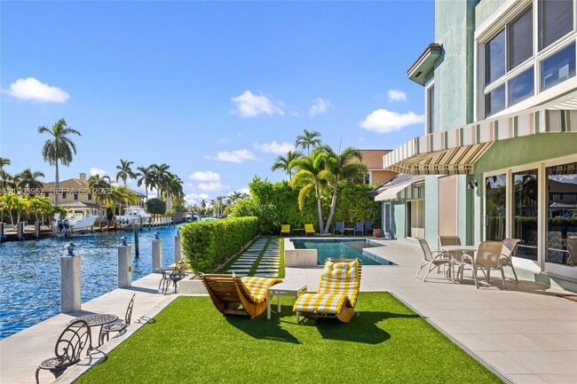 Building Photo - 70 Bay Colony Ln