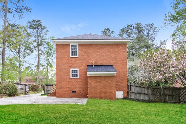 Building Photo - Inviting 3-Bedroom Two-Story in Stone Mill