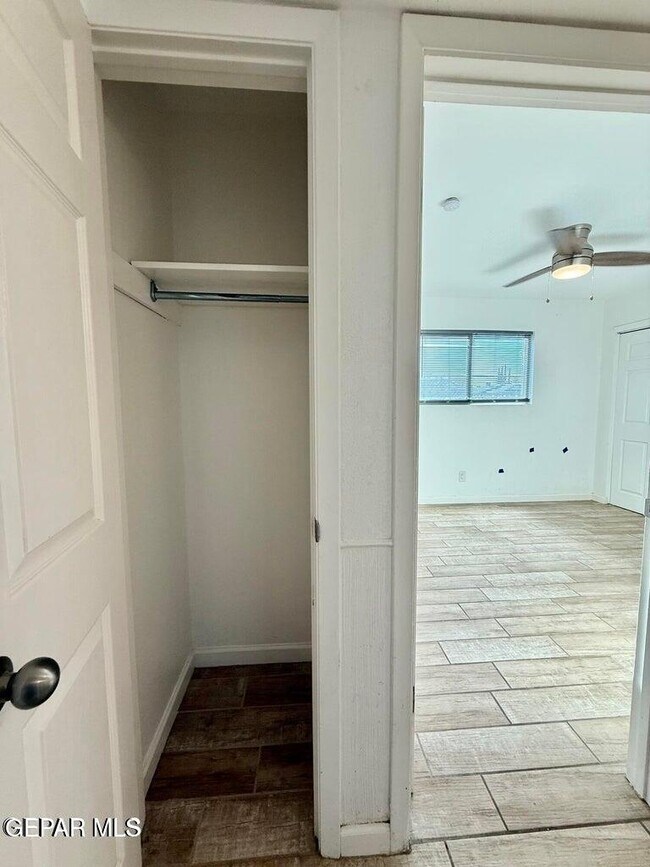 Building Photo - 10833 Cardigan Dr