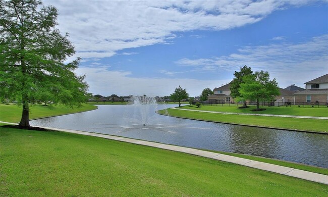 Building Photo - 18343 Grove Brook Ln