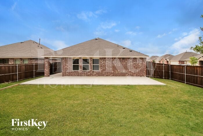 Building Photo - 1301 Renoir Dr