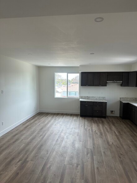 Building Photo - 14502 Graystone Ave