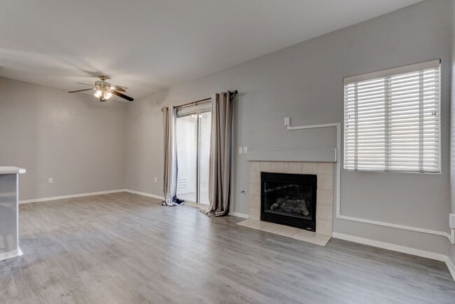 Building Photo - 855 N Stephanie St