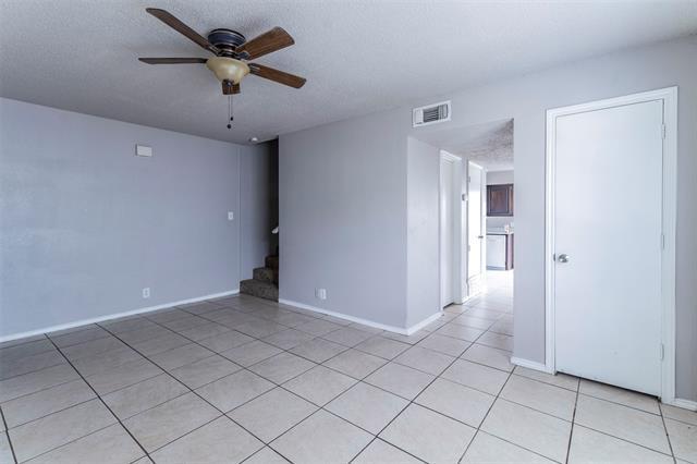 Building Photo - 201 S Las Vegas Trail