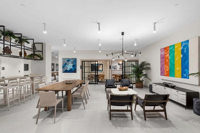 Building Photo - 225 N Miami Ave