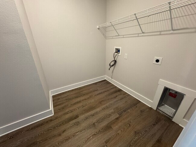 Building Photo - 3533 Sailfish Dr