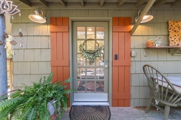 Building Photo - 60 Crescent Dr