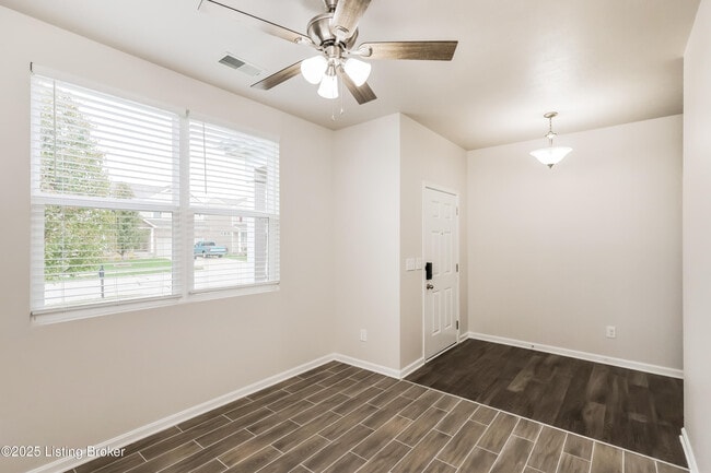 Building Photo - 6041 Edgemont Way