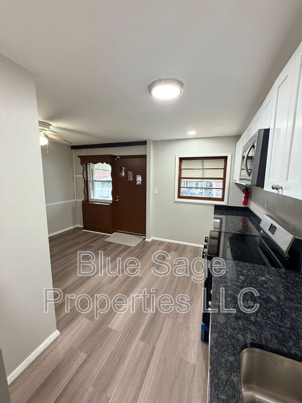 Building Photo - 3403 Township Line Rd