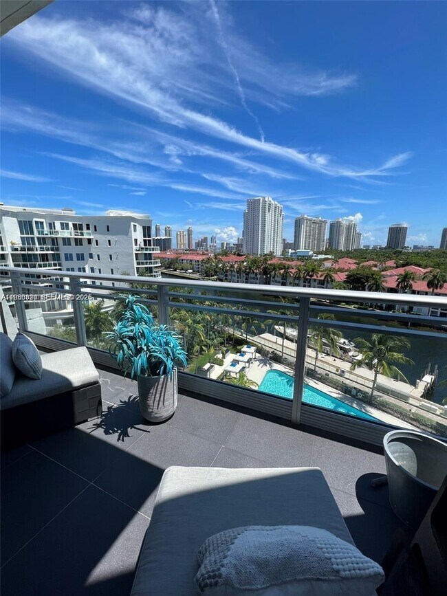 Building Photo - 2950 NE 188th St