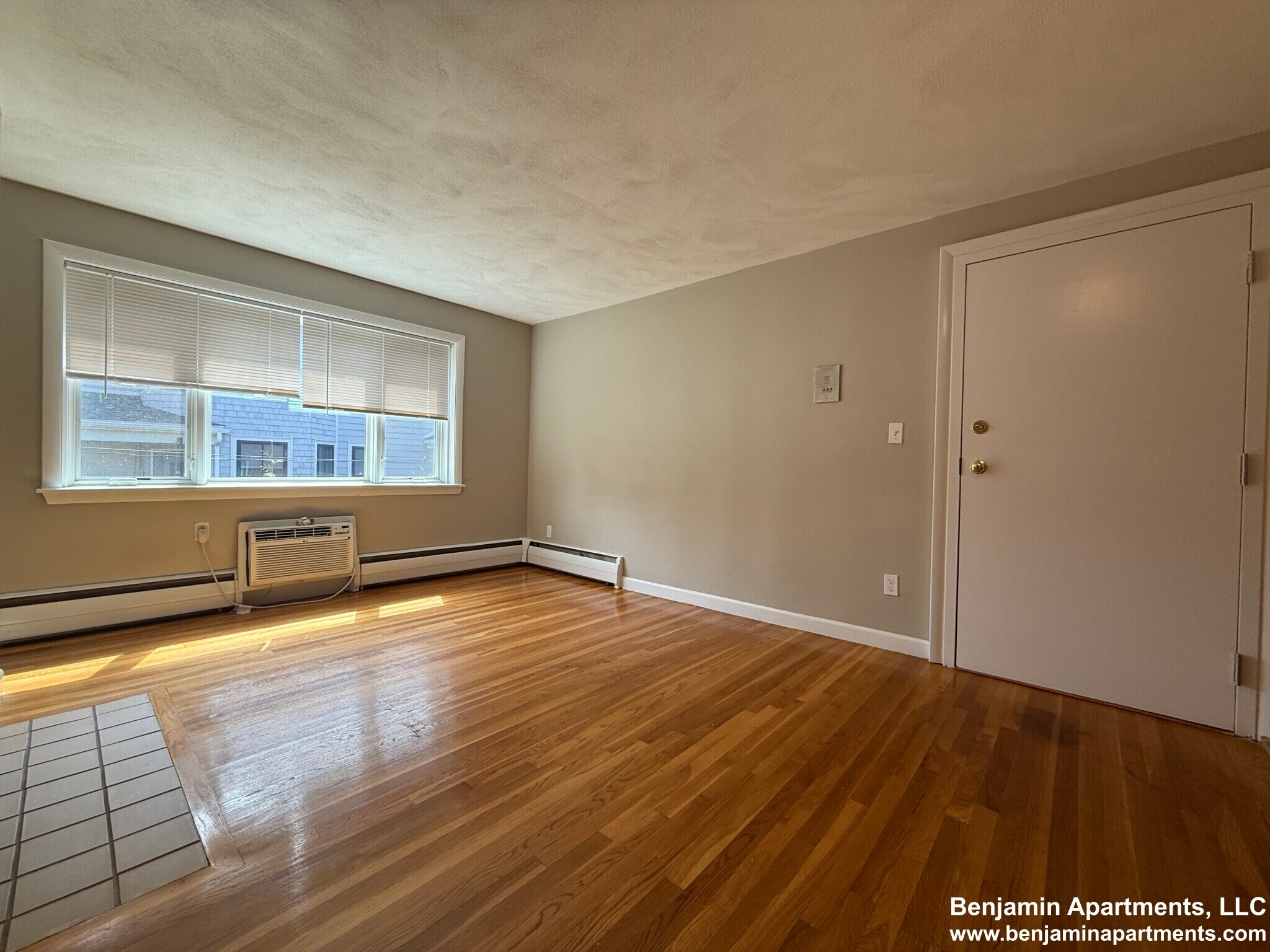 Building Photo - 50 Evergreen St