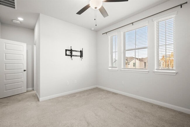 Building Photo - 8511 Leroi Dr