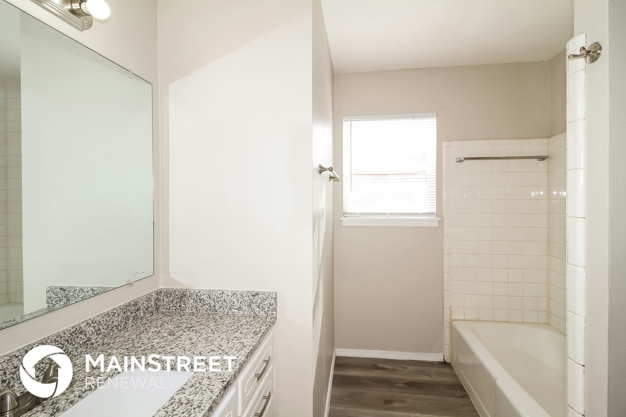 Building Photo - 10905 N Brauer Ave