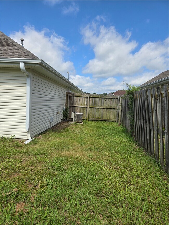 Building Photo - 1703 N Valor