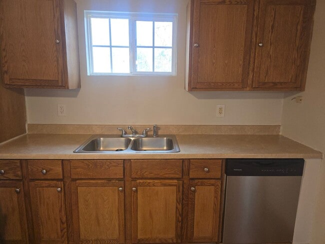 Building Photo - 15705 Hallmark Ln