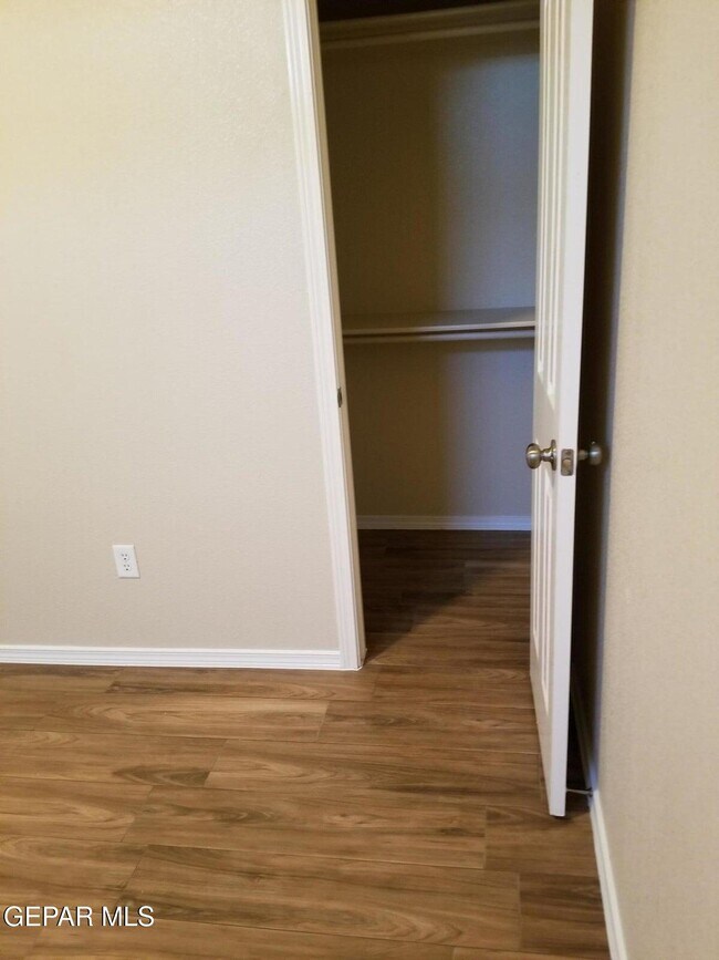 Building Photo - 5806 Redstone Mesa Ct