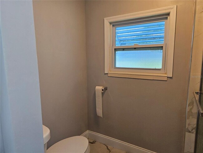 Building Photo - 354 Ivanhoe Cir