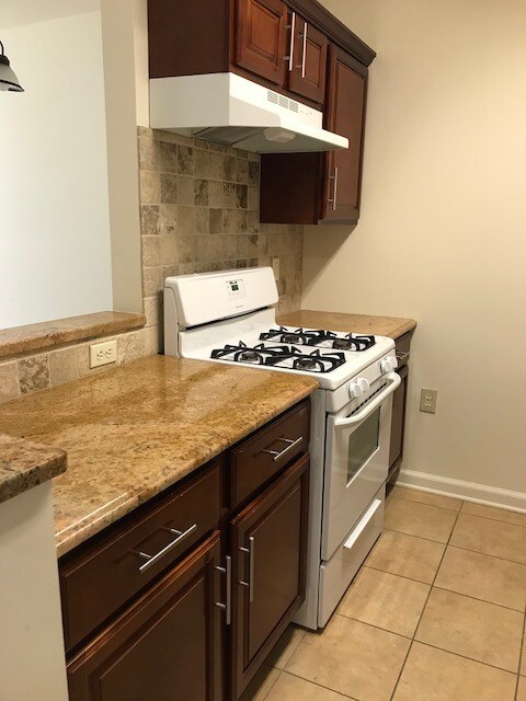 Building Photo - 30 Elm