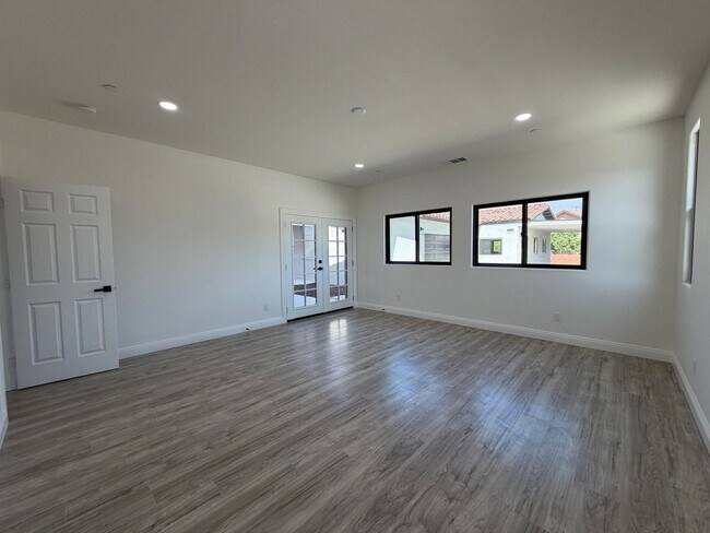 Building Photo - 4465 Gilchrist Dr