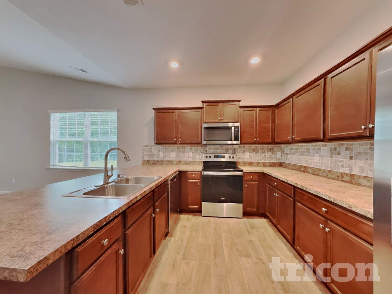 Building Photo - 1250 Aurora Glen Dr