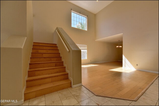 Building Photo - 6123 La Posta Dr