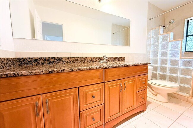 Building Photo - 3201 Bartlett St