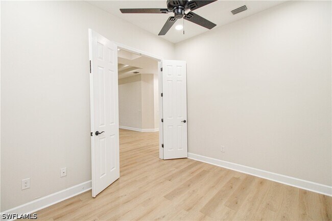 Building Photo - 9122 Isla Bella Cir