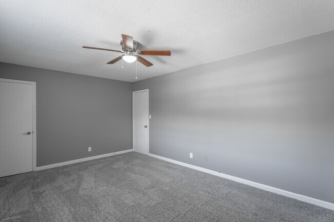 Building Photo - 510 Ely Rd