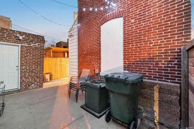 Building Photo - Allen Market Ln - 1229-1231