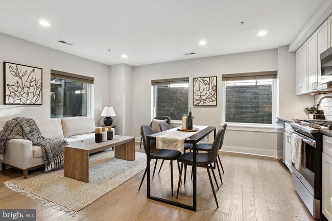 Building Photo - Welcome to this Modern 2BR/2BA condo located in Brookland