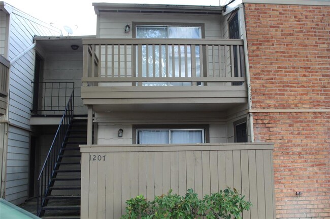 Building Photo - 6001 Reims Rd