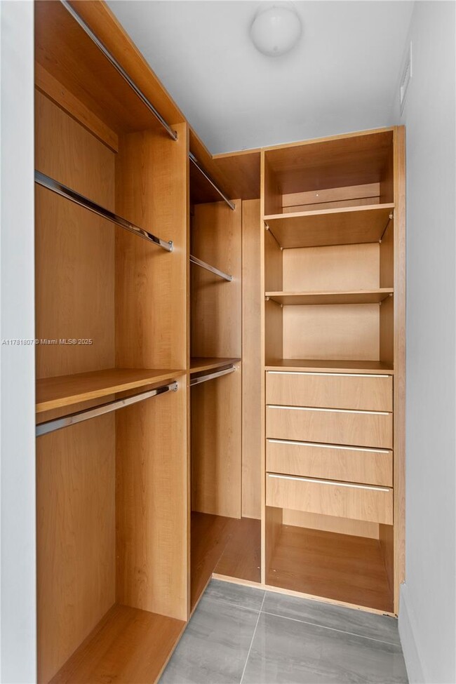 Building Photo - 21055 Yacht Club Dr